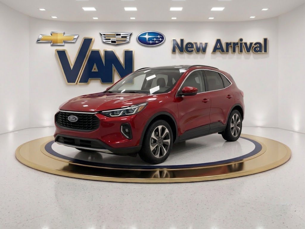 Used 2023 Ford Escape Platinum w/ Premium Technology Package AWD/4WD image 1