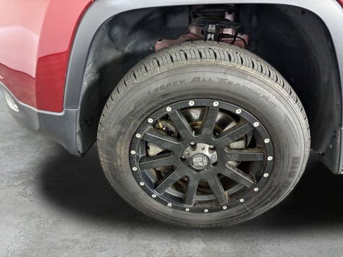Used 2014 Jeep Cherokee Latitude w/ Comfort/Convenience Group AWD/4WD image 16
