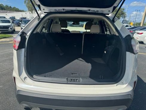 Used 2019 Ford Edge SEL w/ Equipment Group 201A FWD image 12