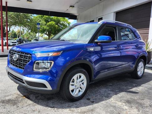 Used 2020 Hyundai Venue SEL image 4