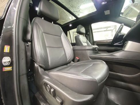 Used 2021 Chevrolet Tahoe LT w/ LT Signature Package image 28
