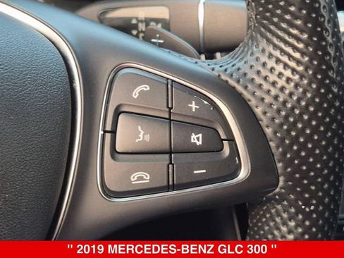 Used 2019 Mercedes-Benz GLC 300 4MATIC image 20
