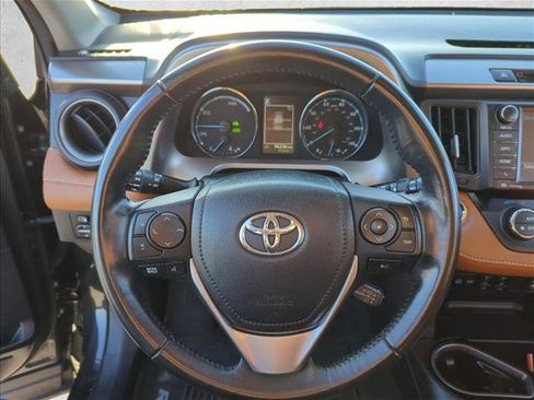 Used 2018 Toyota RAV4 Limited image 14