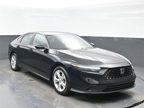 Certified 2025 Honda Accord LX image 8