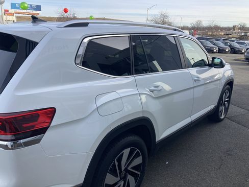 Certified 2025 Volkswagen Atlas SEL image 6