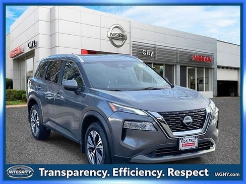 Certified 2022 Nissan Rogue SV w/ SV Premium Package image 1
