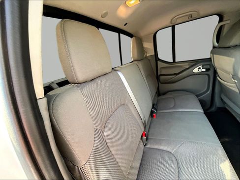 Used 2021 Nissan Frontier SV AWD/4WD image 25
