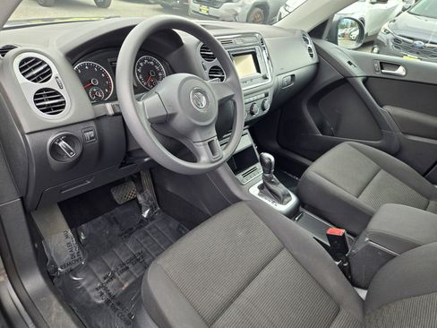 Used 2017 Volkswagen Tiguan Limited w/ Alloy Wheels Package AWD/4WD image 10