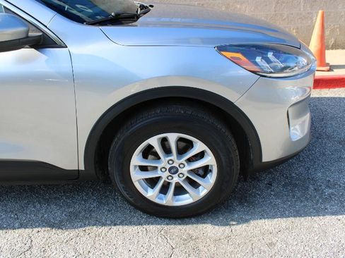 Used 2021 Ford Escape SE w/ Cold Weather Package image 10