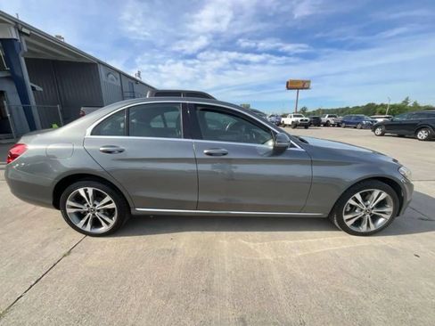 Used 2018 Mercedes-Benz C 300 4MATIC Sedan image 4
