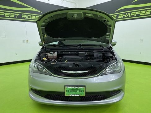 Used 2021 Chrysler Voyager LX w/ Cold Weather Group image 4