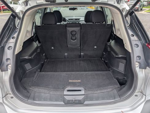 Used 2018 Nissan Rogue SV AWD/4WD image 25