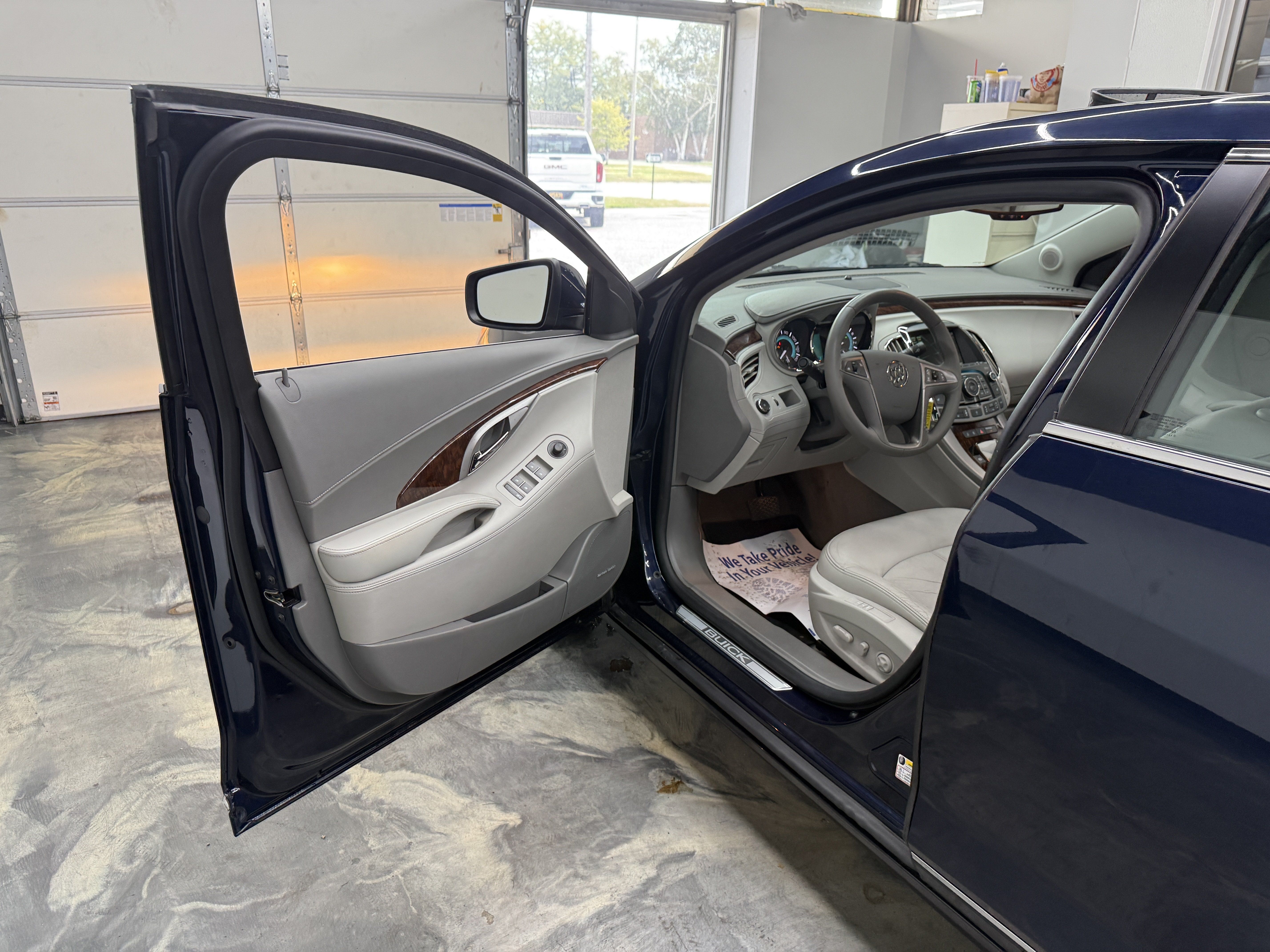 Used 2010 Buick LaCrosse CXL FWD image 8