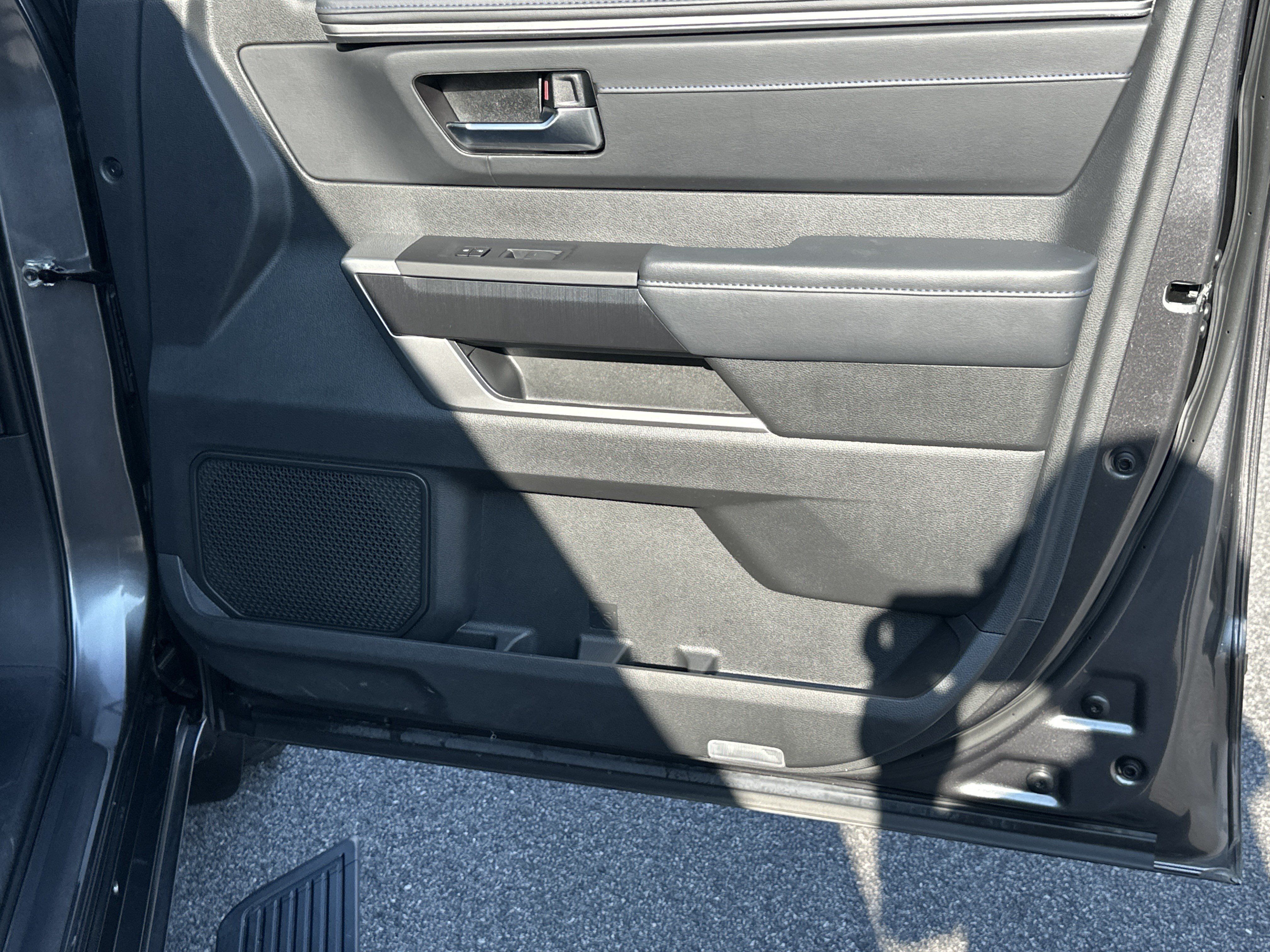 Used 2025 Toyota Sequoia Platinum AWD/4WD image 15