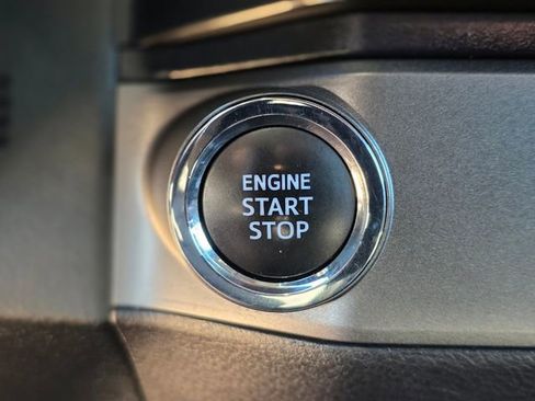 Used 2022 Toyota Tacoma TRD Off-Road image 32