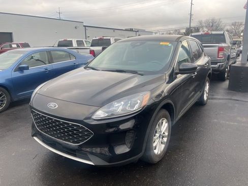 Used 2020 Ford Escape SE image 1
