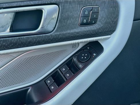New 2027 Ford Explorer Platinum AWD/4WD image 13