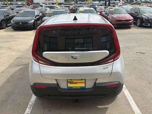 Used 2021 Kia Soul LX FWD image 6