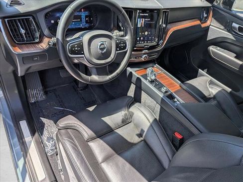 Certified 2023 Volvo XC60 B6 Ultimate w/ Protection Package Premier AWD/4WD image 10