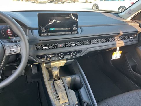 New 2025 Honda Accord SE image 9