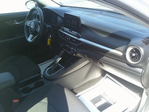 Used 2019 Kia Forte LXS FWD image 22