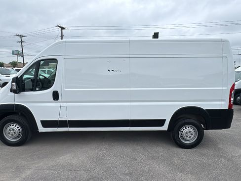 Used 2025 RAM ProMaster 2500 w/ Convenience Group FWD image 8