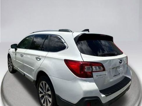 Used 2018 Subaru Outback 3.6R Touring AWD/4WD image 10
