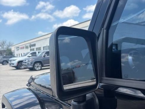 Used 2012 Jeep Wrangler Unlimited Rubicon AWD/4WD image 42