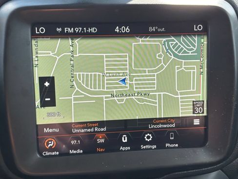 Used 2023 Jeep Renegade Latitude AWD/4WD image 19