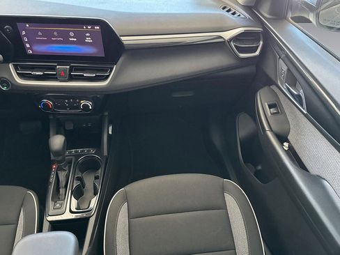 Used 2025 Chevrolet TrailBlazer LT FWD image 28