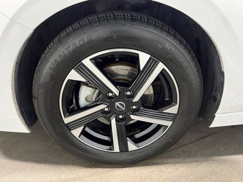 Used 2024 Nissan Sentra SV FWD image 28