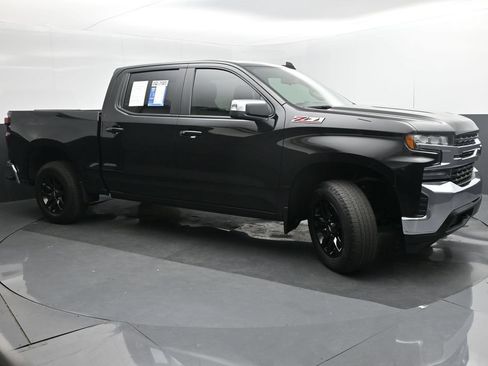 Used 2021 Chevrolet Silverado 1500 LT AWD/4WD image 32