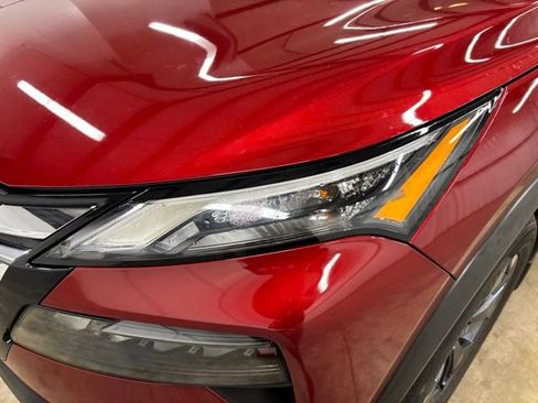Used 2025 Nissan Rogue SV FWD image 8