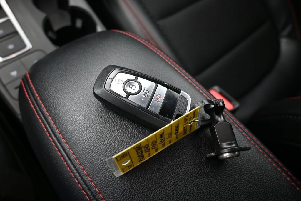 Used 2025 Ford Escape ST-Line AWD/4WD image 21