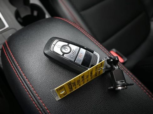 Used 2025 Ford Escape ST-Line AWD/4WD image 21