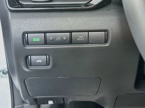 Used 2025 Nissan Sentra SR w/ Midnight Edition FWD image 10