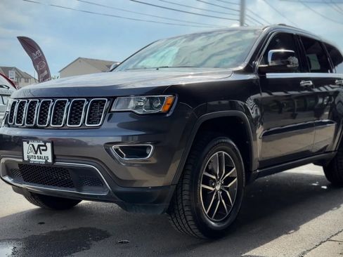 Used 2018 Jeep Grand Cherokee Limited AWD/4WD image 5