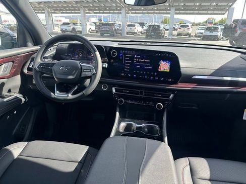 New 2026 Chevrolet Traverse Z71 w/ LPO, Floor Liner Package AWD/4WD image 15