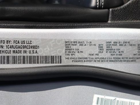 Used 2024 Jeep Grand Cherokee Altitude RWD image 42