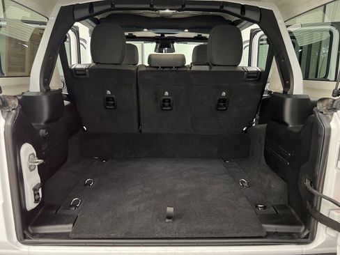 Used 2025 Jeep Wrangler Unlimited Sahara image 26