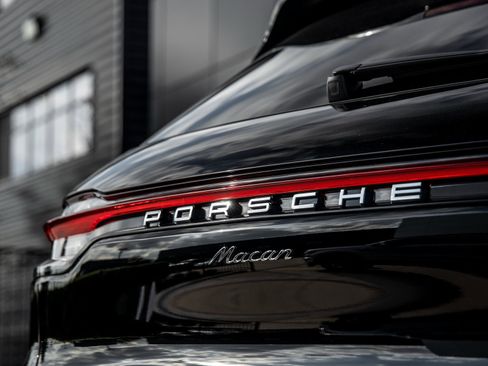 New 2026 Porsche Macan image 14
