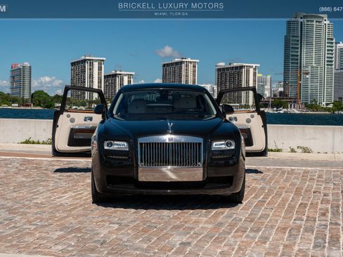 Used 2014 Rolls-Royce Ghost image 2