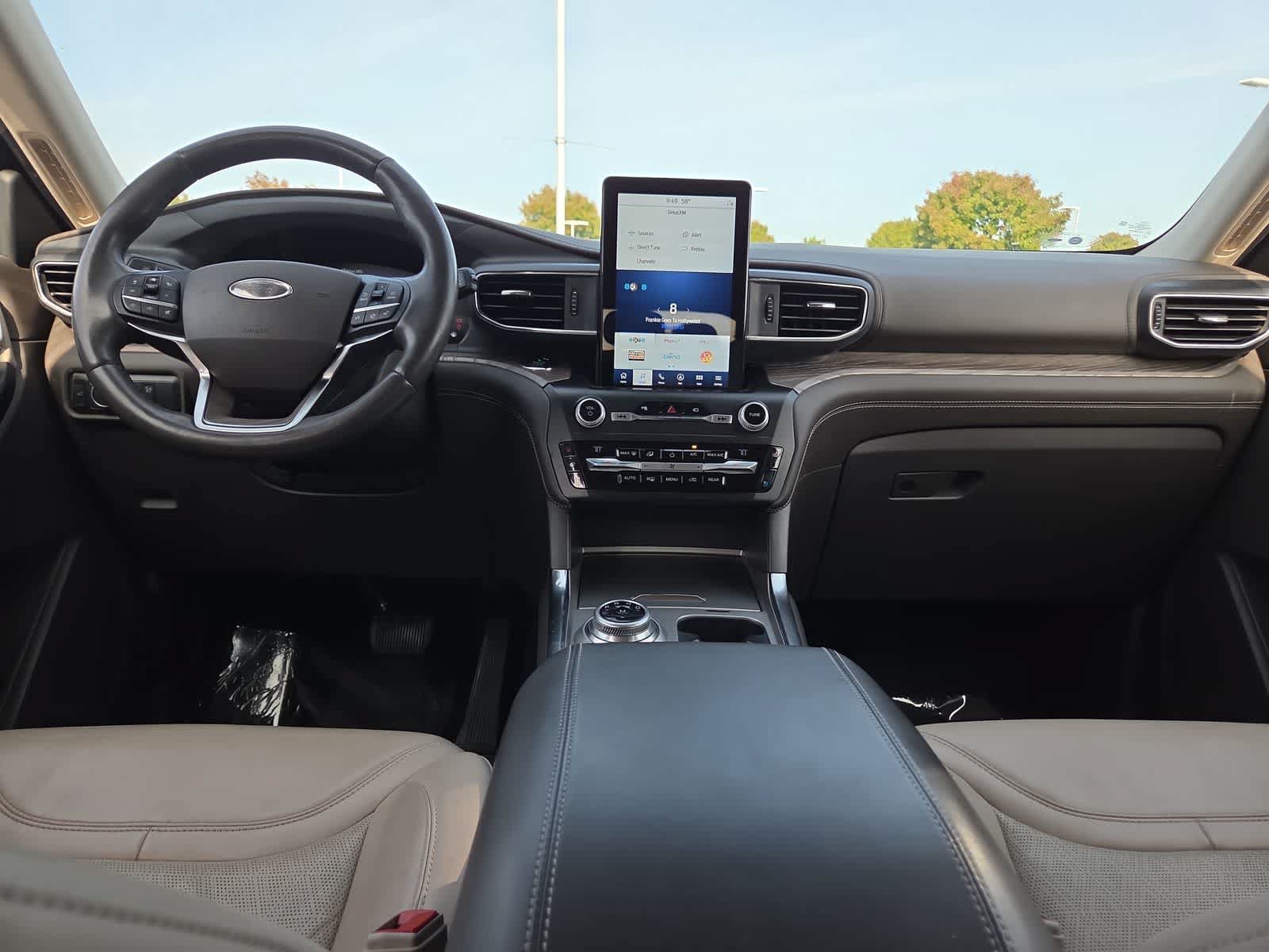 Used 2020 Ford Explorer Platinum w/ Premium Technology Package AWD/4WD image 18