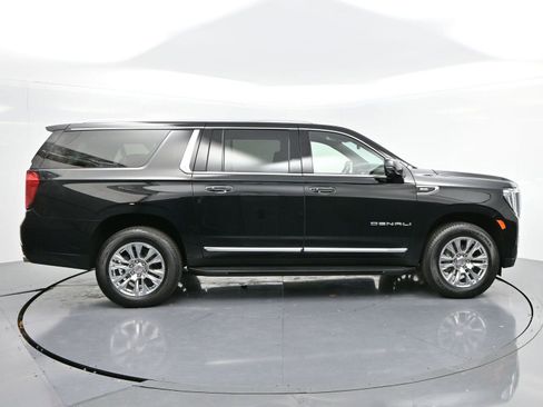 Used 2024 GMC Yukon XL Denali w/ Max Trailering Package image 8