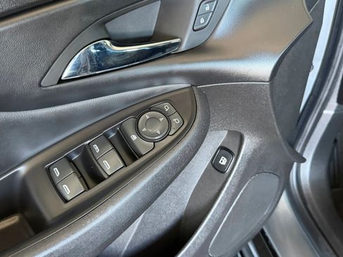 Used 2019 Chevrolet Volt LT w/ Power Convenience Package FWD image 39