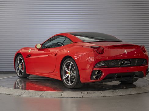 Used 2014 Ferrari California RWD image 10