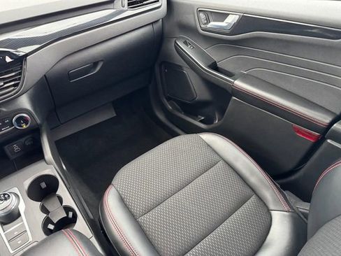 Used 2025 Ford Escape ST-Line image 17