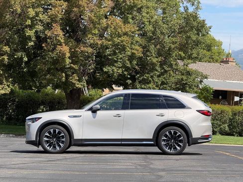 Used 2024 MAZDA CX-90 Plug-In Hybrid w/ Premium Pkg AWD/4WD image 2