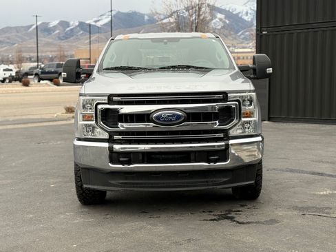 Used 2020 Ford F250 XLT image 2