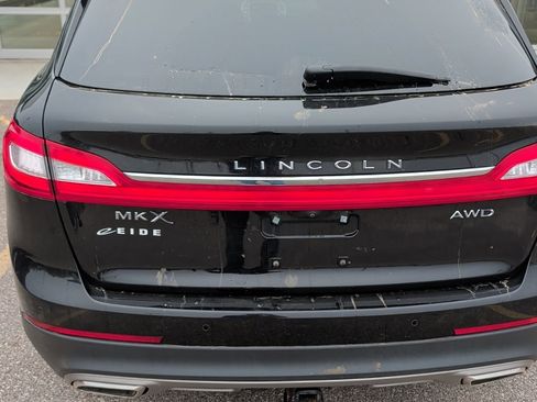 Used 2018 Lincoln MKX Reserve w/ Driver Assistance Package AWD/4WD image 12
